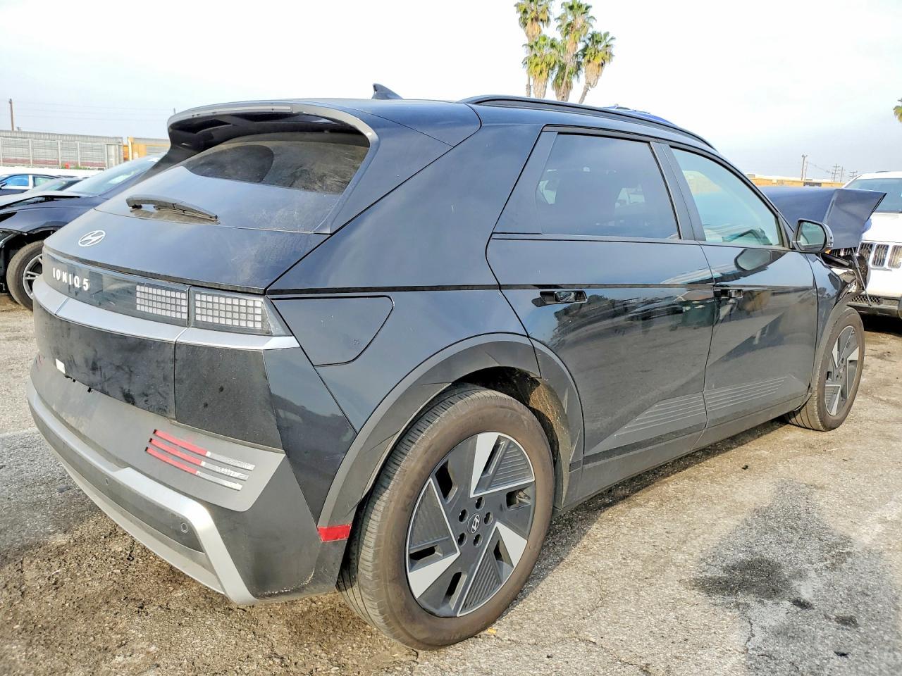 2025 Hyundai Ioniq 5 Sel - Image 3