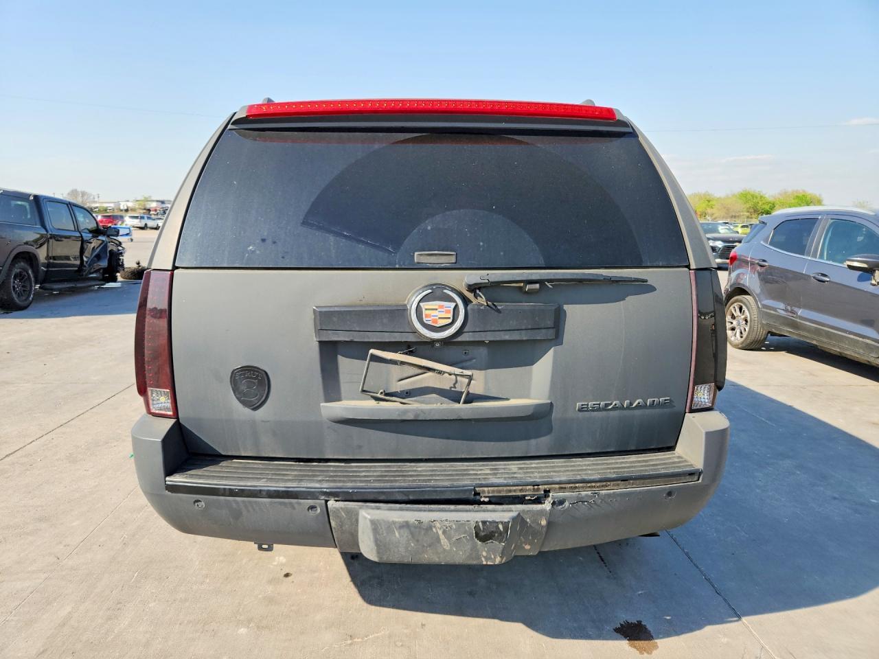 2013 Cadillac Escalade Luxury - Image 6