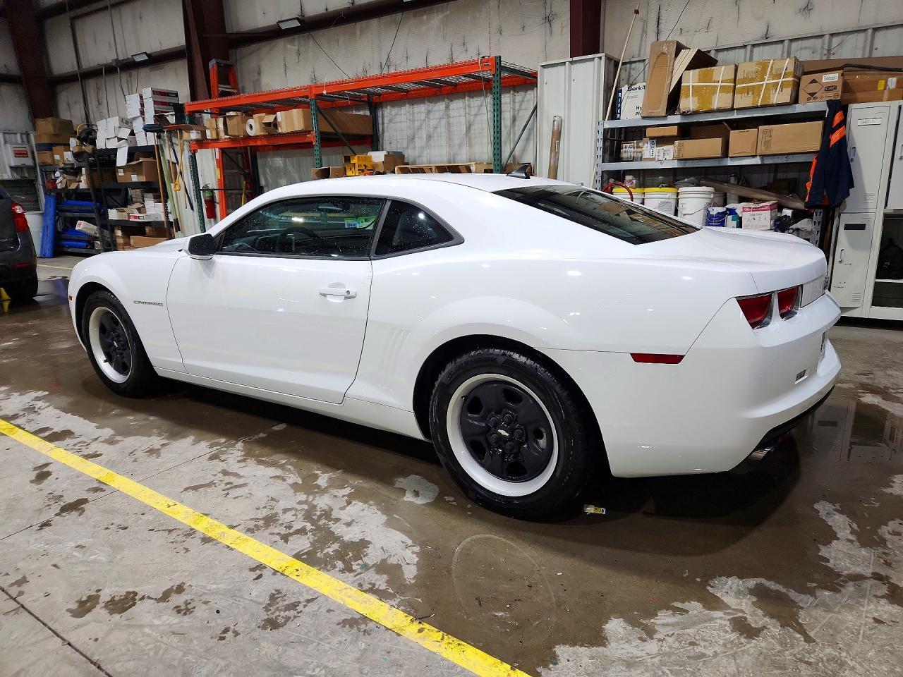 2011 Chevrolet Camaro Ls - Фото 2