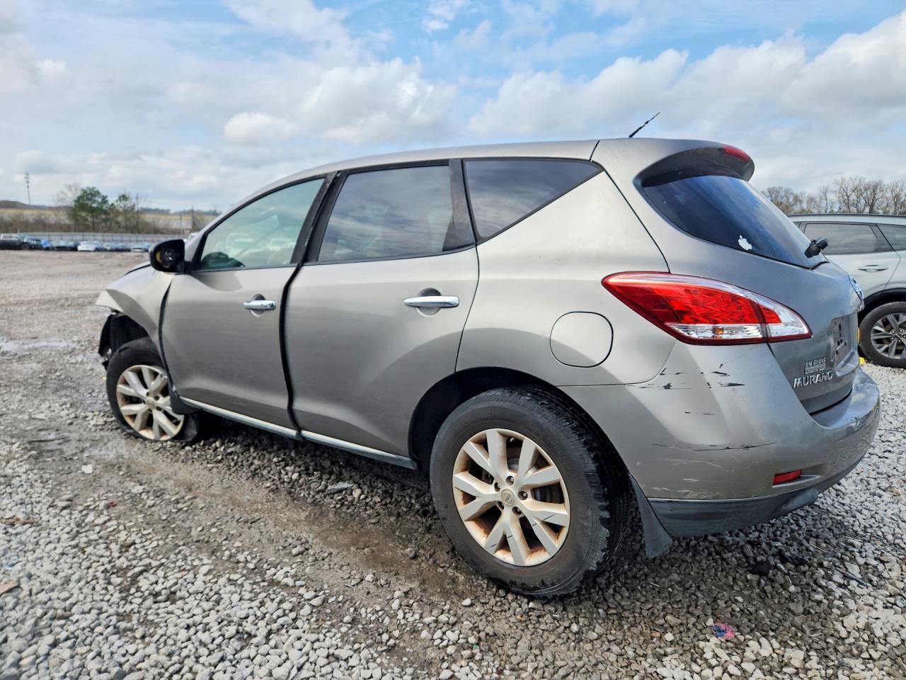 2011 Nissan Murano S - Image 2