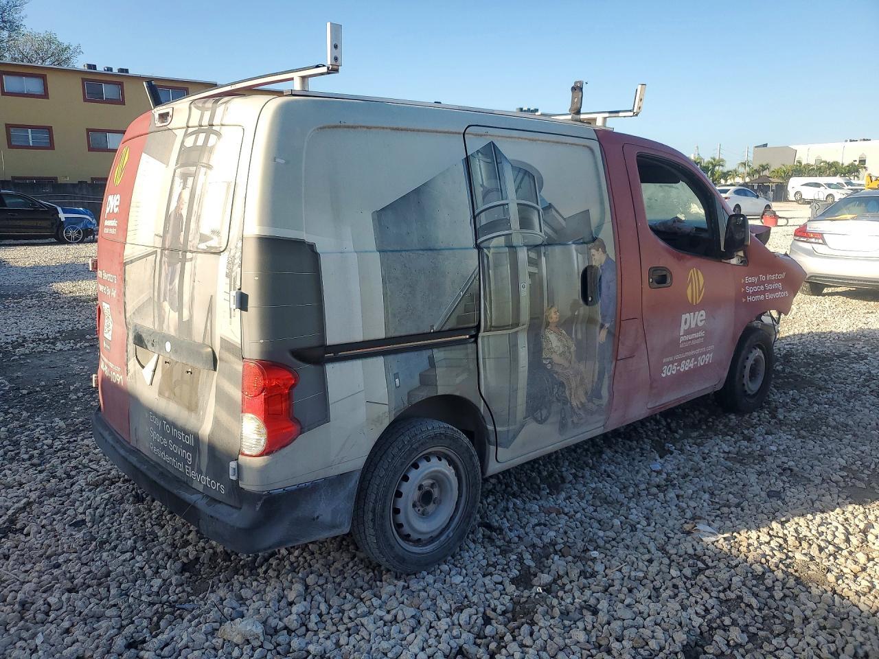 2015 Nissan Nv200 S - Фото 3