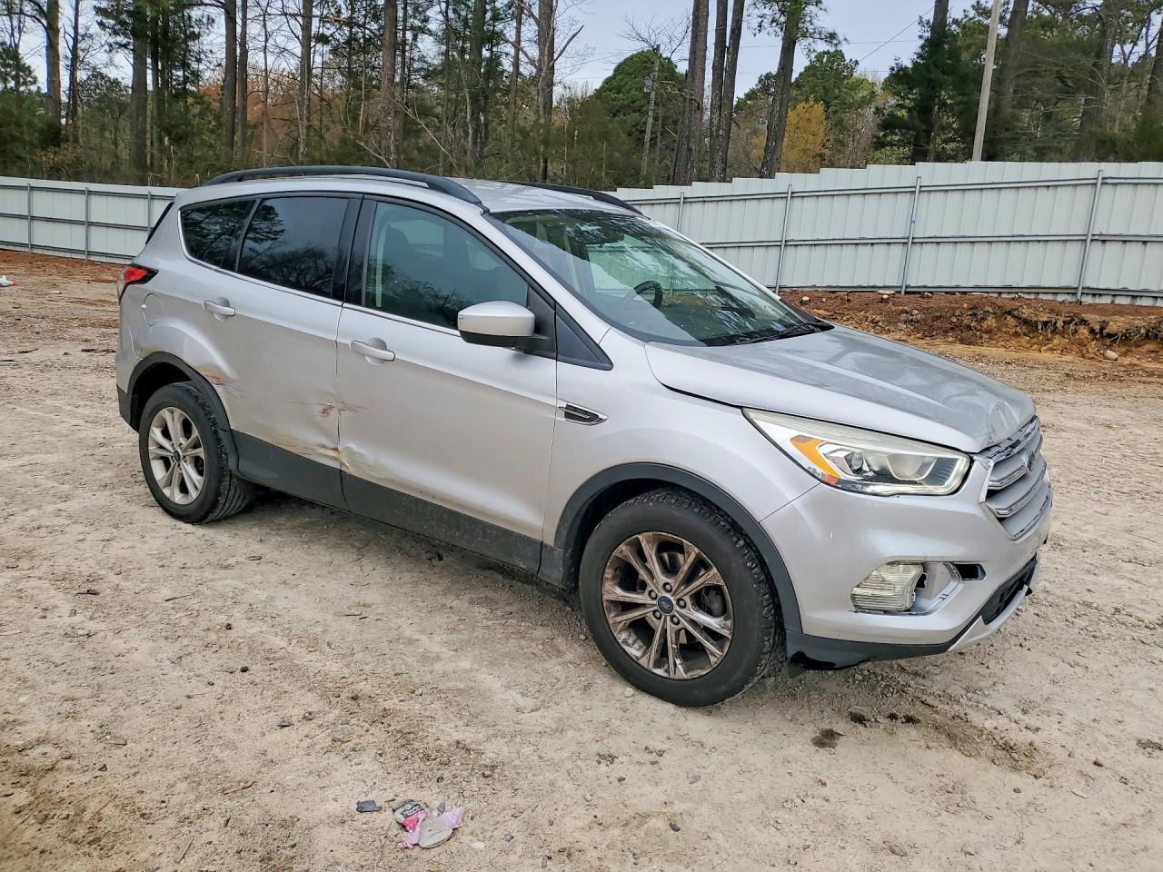 2017 Ford Escape Se - Фото 4