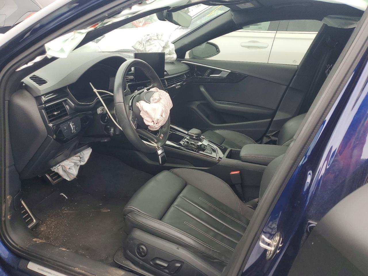 2022 Audi A4 Premium Plus 45 - Фото 7