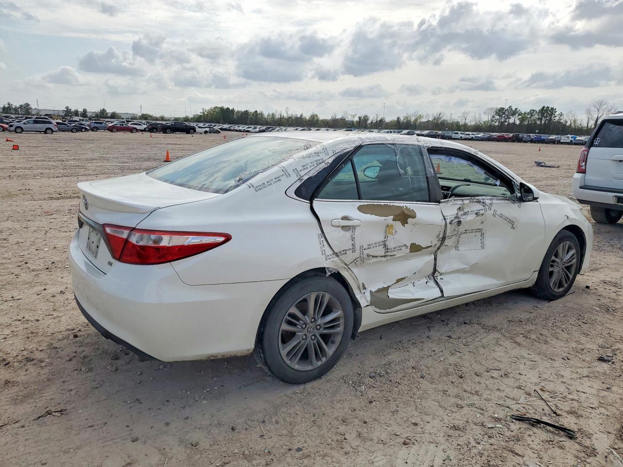 2015 Toyota Camry Se - Фото 3