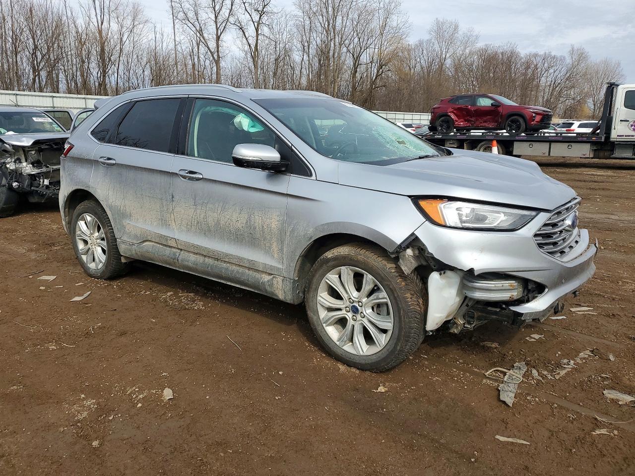 2020 Ford Edge Titanium - Image 4