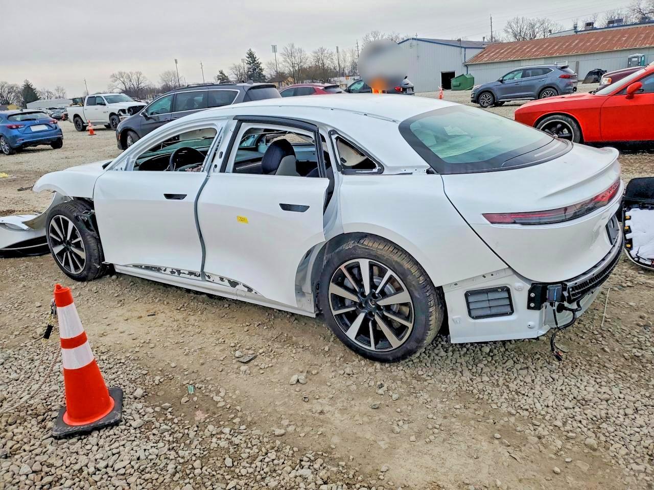 2026 Lucid Motors Air Touring - Фото 2