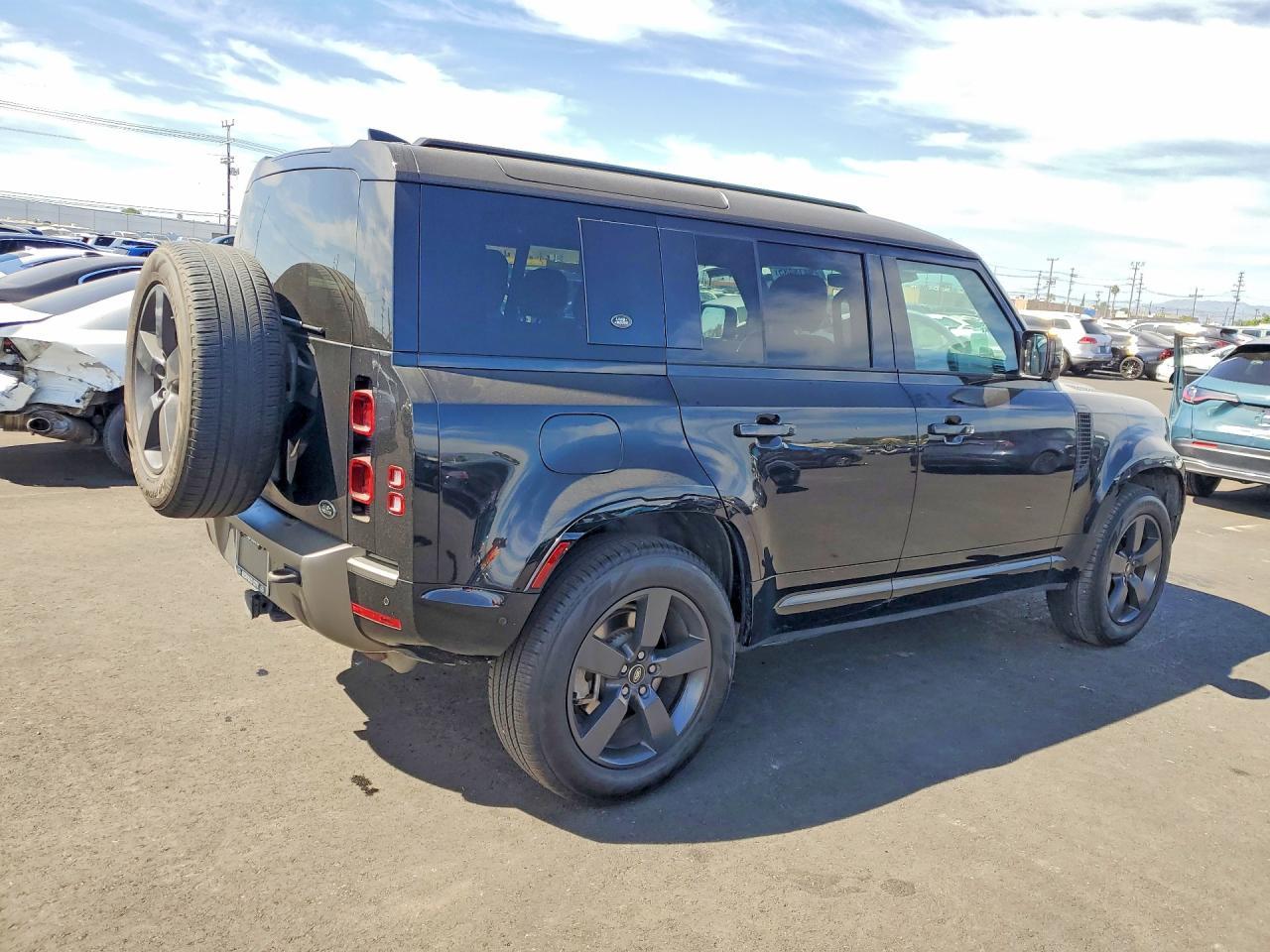 2022 Land Rover Defender 110 X-Dynamic Se - Фото 3