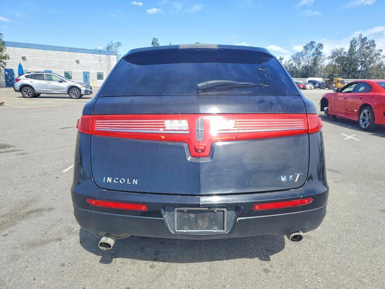 2016 Lincoln Mkt - Image 6