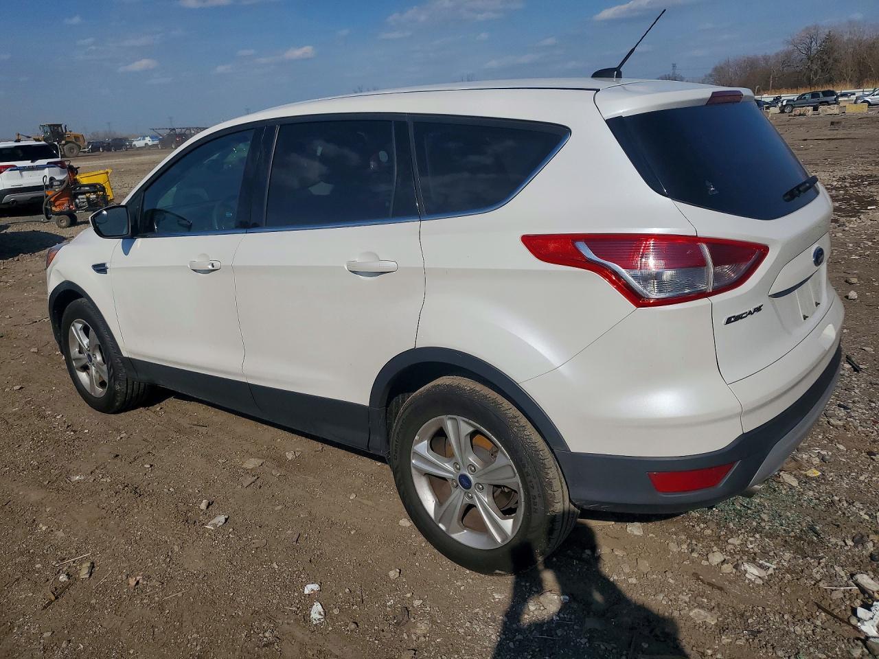 2014 Ford Escape Se - Фото 2