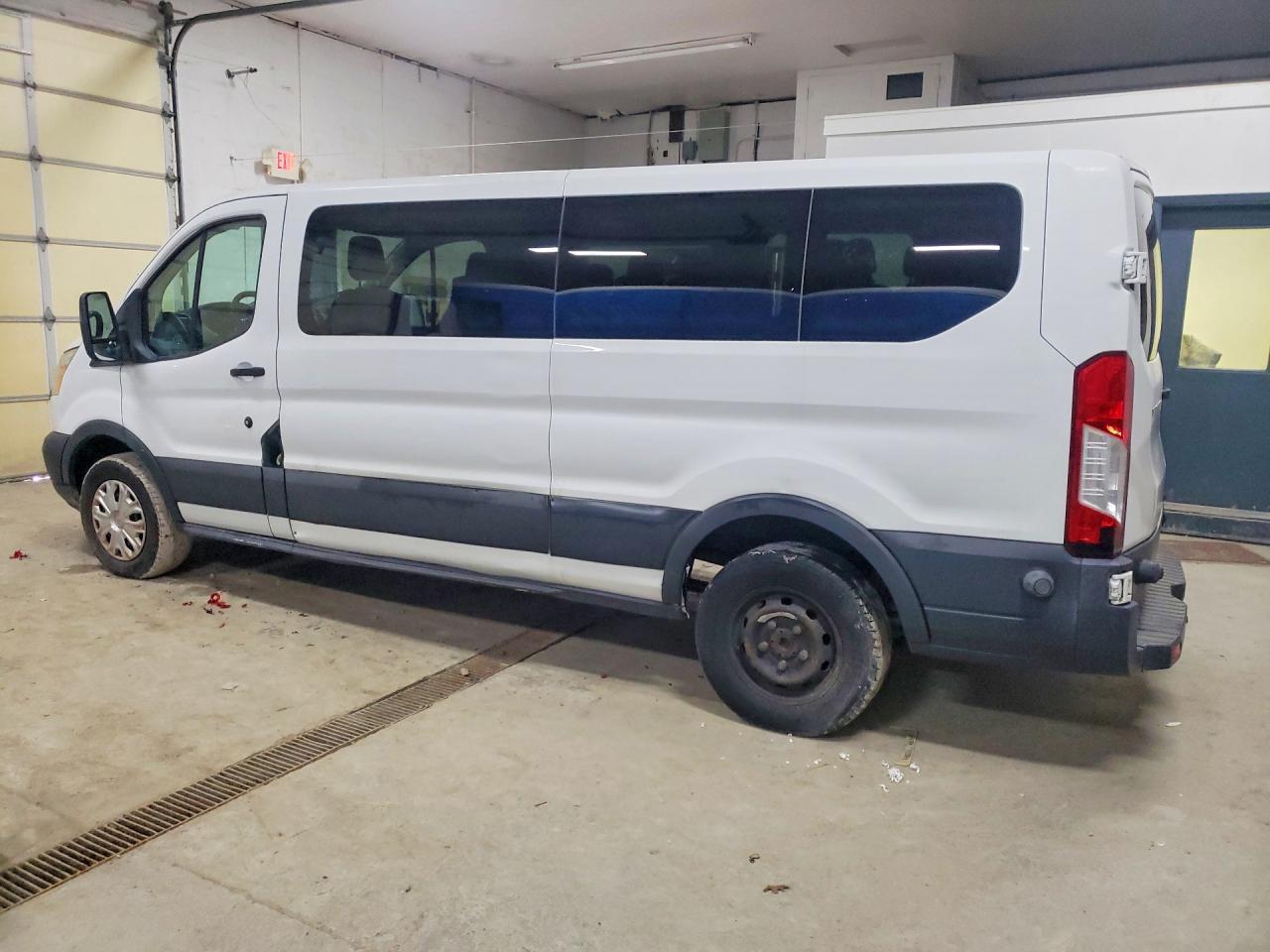 2015 Ford Transit T-350 - Фото 2