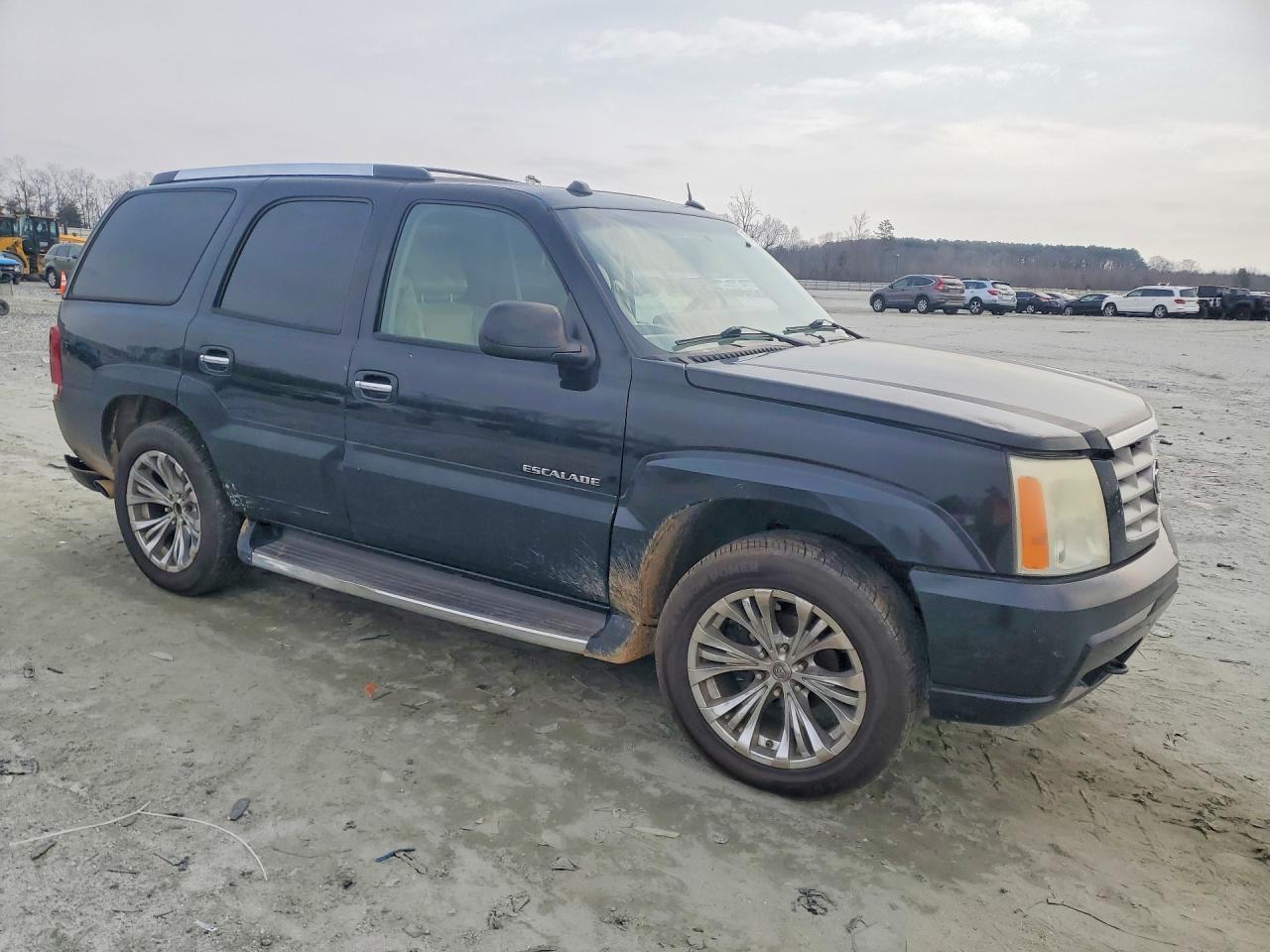 2004 Cadillac Escalade Luxury - Image 4