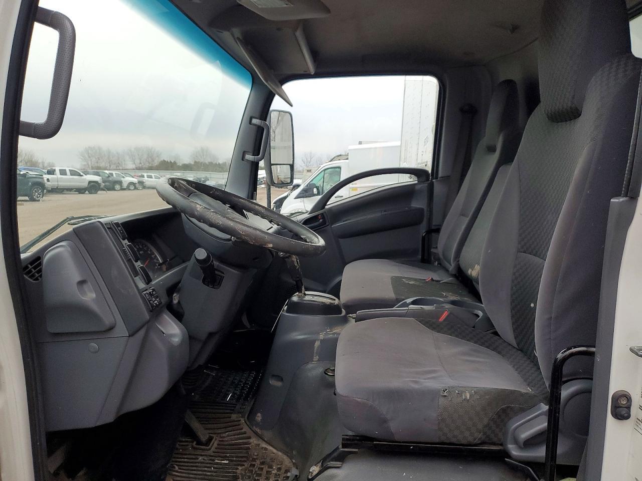 2014 Isuzu Npr Delivery Truck - Image 7
