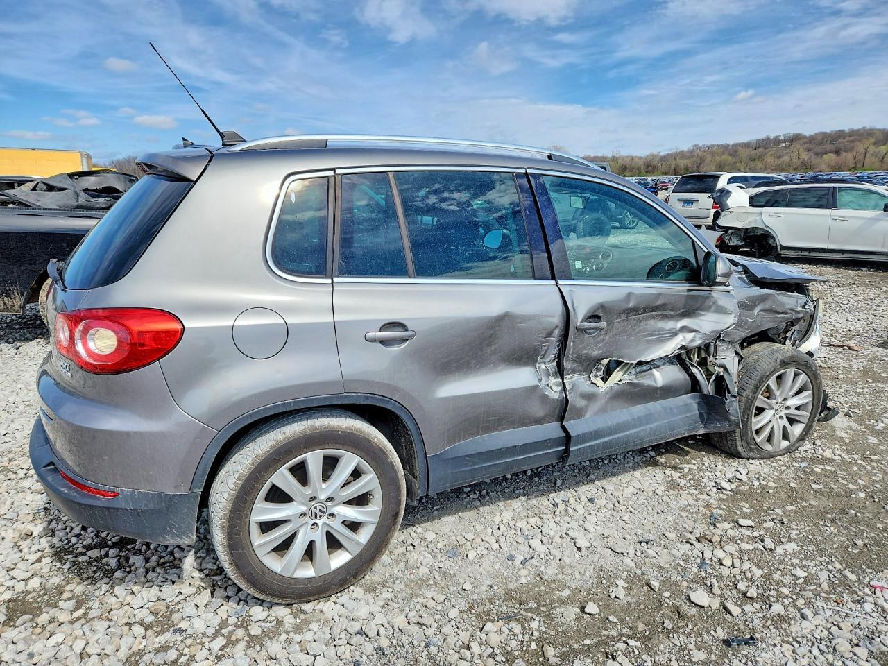 2009 Volkswagen Tiguan Se - Фото 3