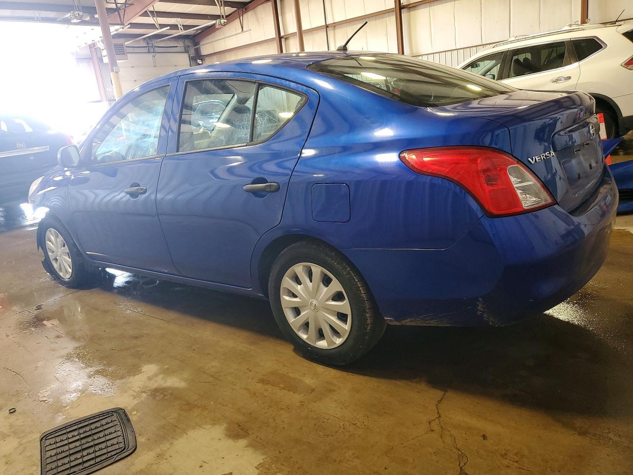 2012 Nissan Versa 1.6 S - Image 2