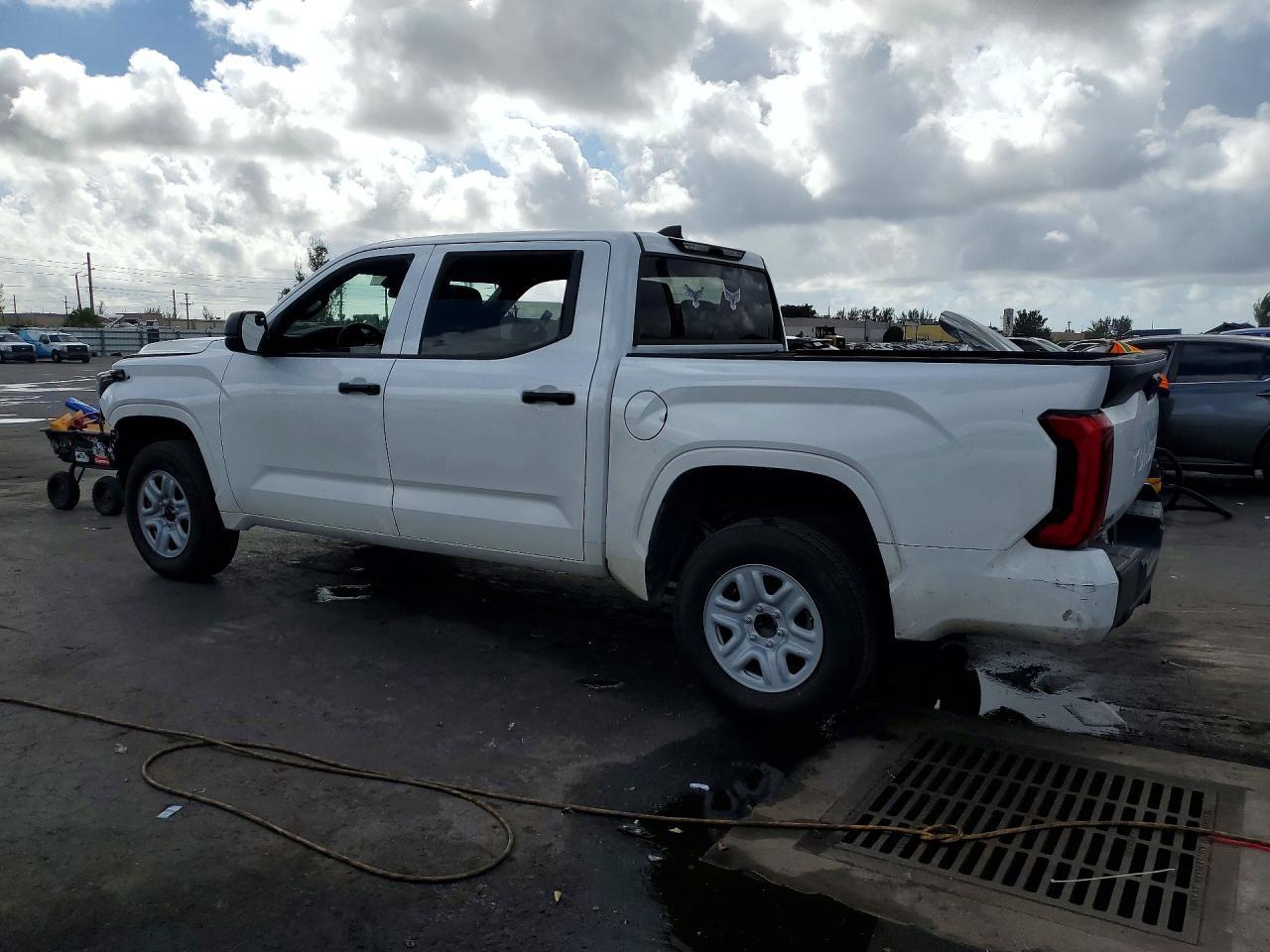 2025 Toyota Tundra Sr - Image 2