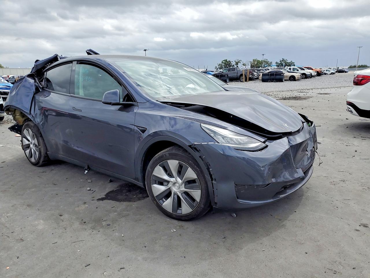 2023 Tesla Model Y - Фото 4
