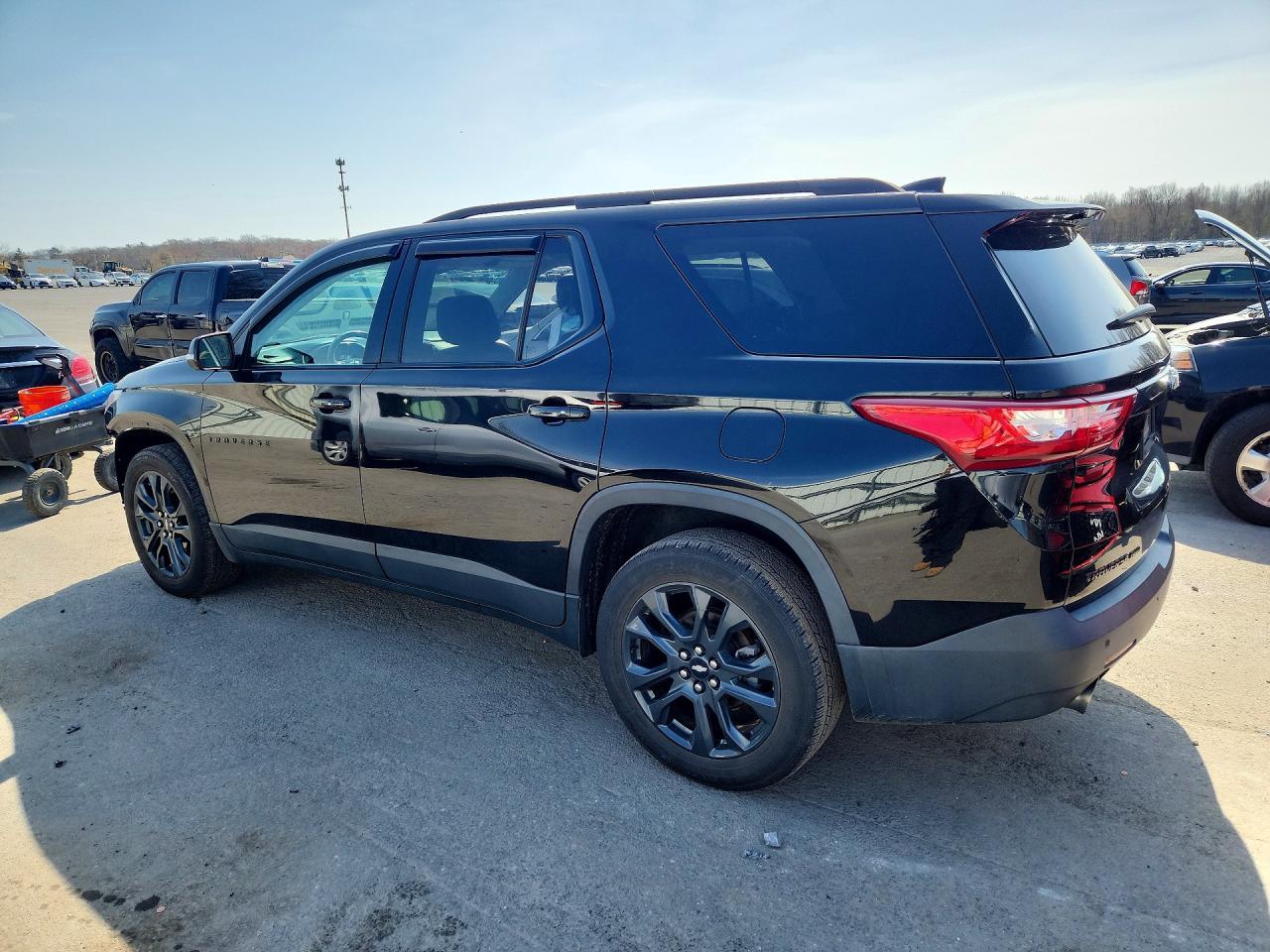 2021 Chevrolet Traverse Rs - Фото 2