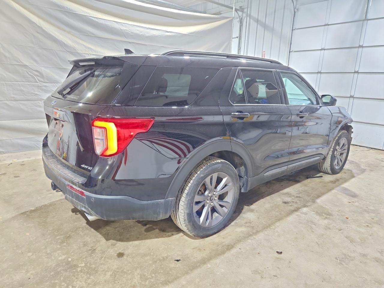 2023 Ford Explorer Xlt - Фото 3
