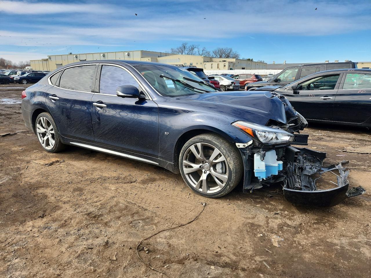 2019 Infiniti Q70L 3.7 Luxe - Фото 4