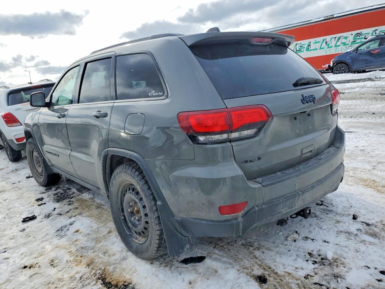 2019 Jeep Grand Cherokee Laredo - Image 2