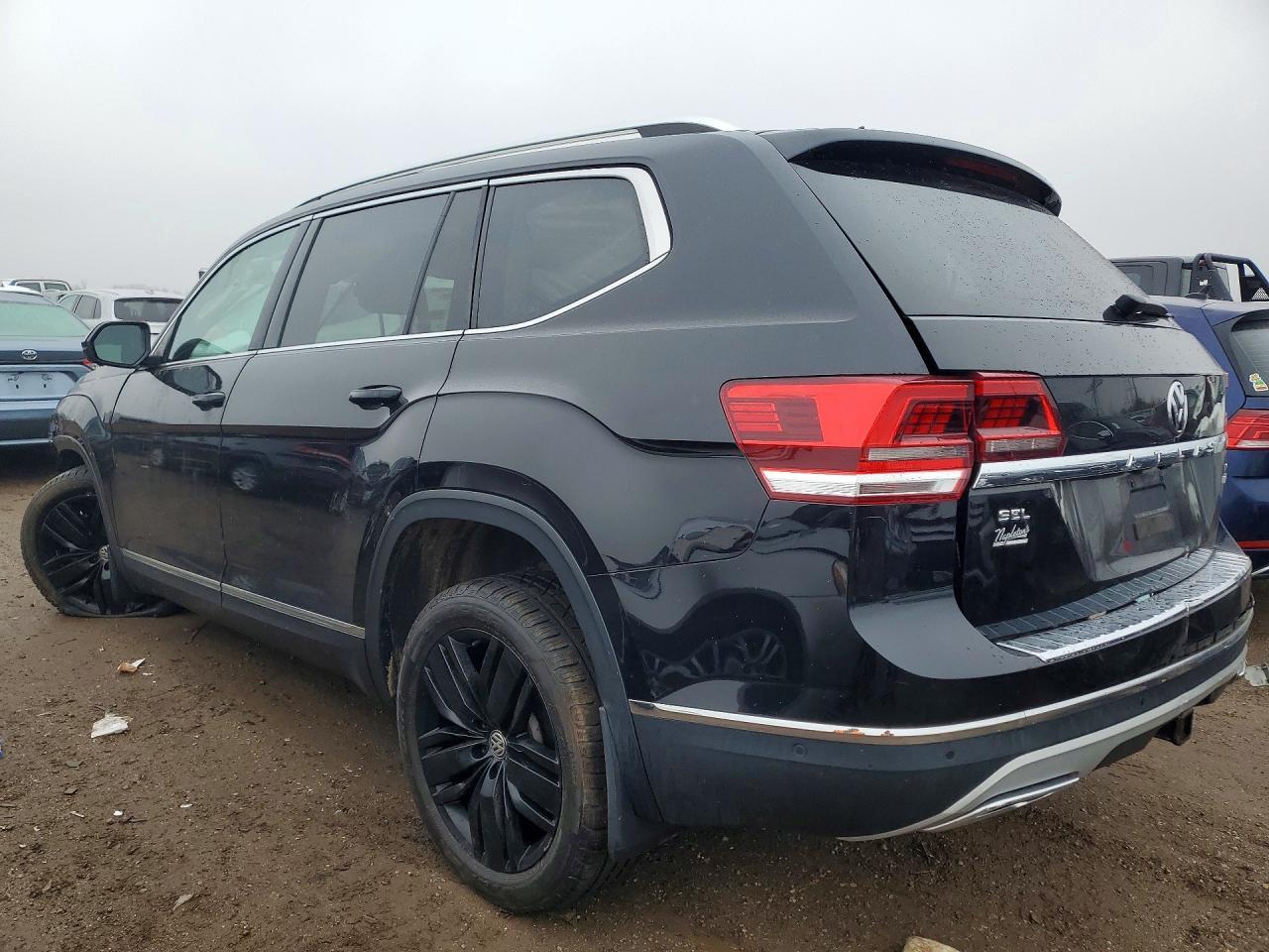 2018 Volkswagen Atlas Sel Premium - Image 2