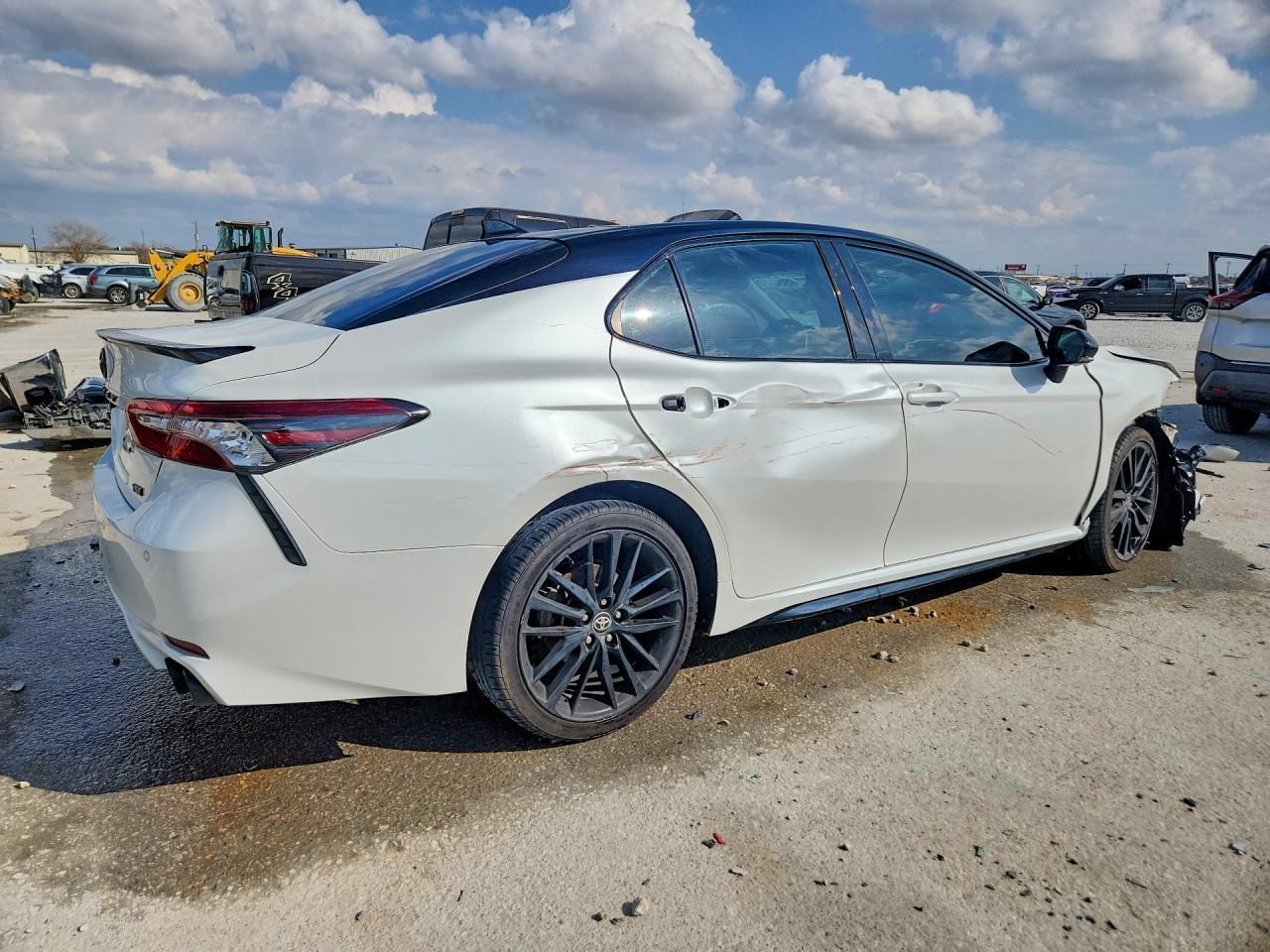 2021 Toyota Camry Xse V6 - Фото 3