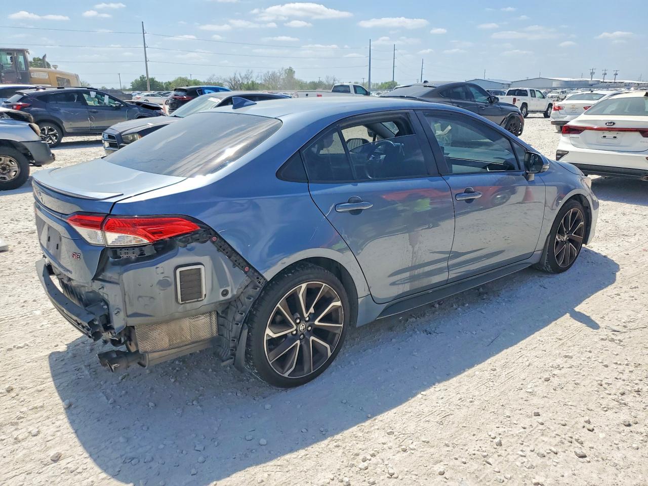 2022 Toyota Corolla Se - Фото 3