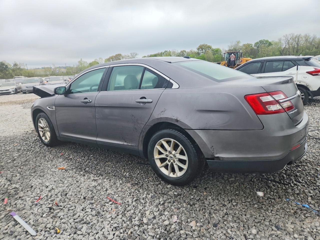 2014 Ford Taurus Se - Image 2