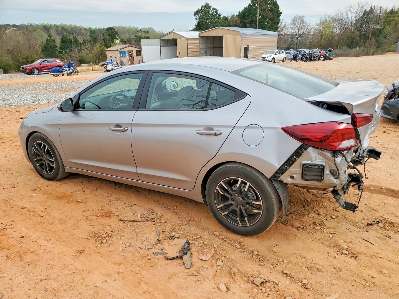 2020 Hyundai Elantra Se - Фото 2