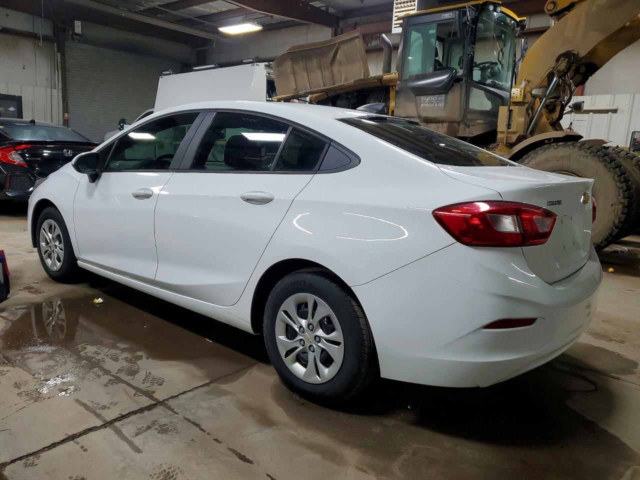2019 Chevrolet Cruze Ls - Image 2