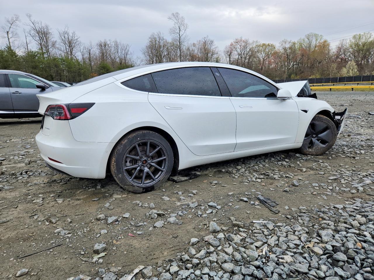 2019 Tesla 3 - Image 3