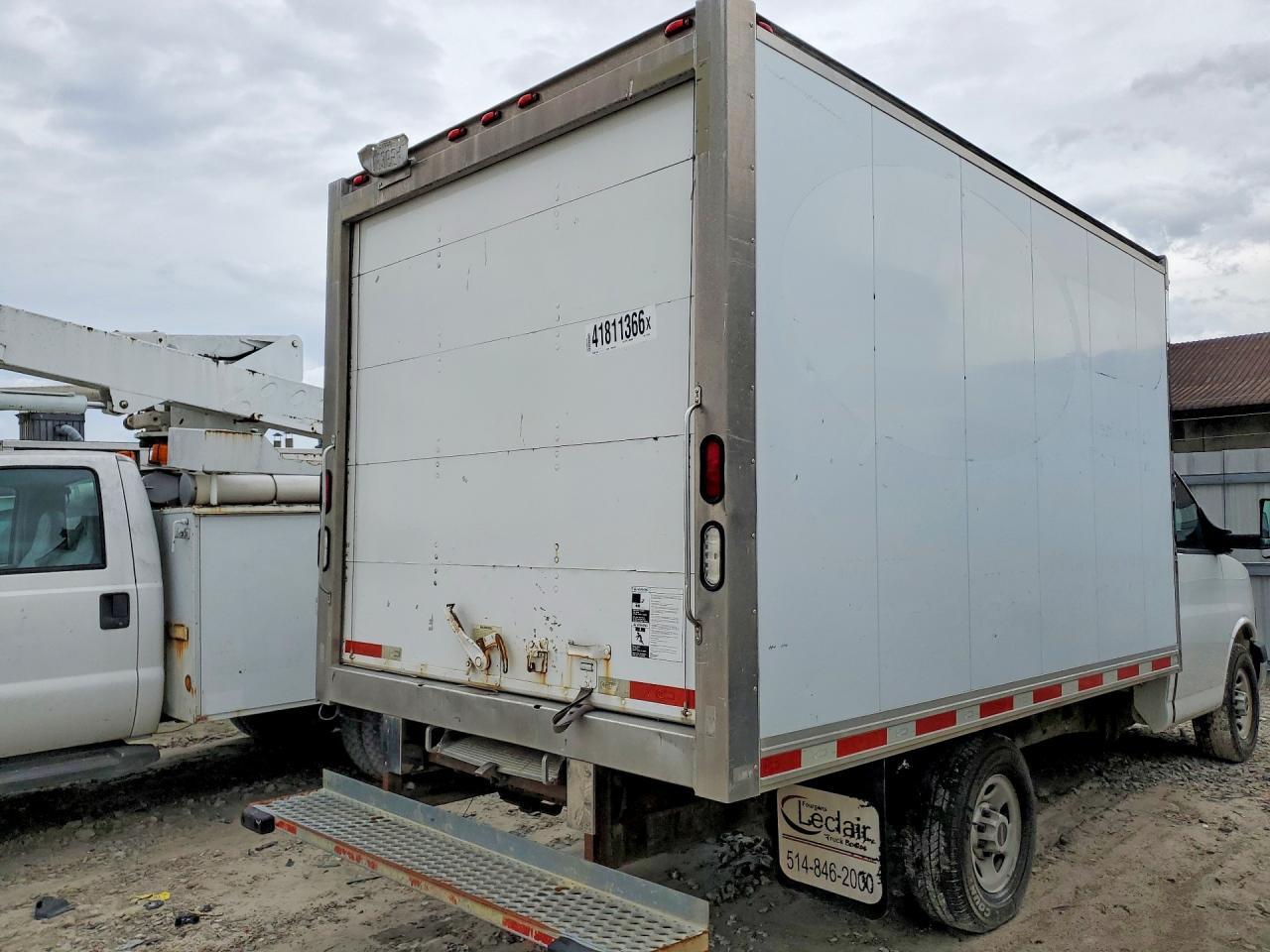 2013 GMC Savana Box Truck - Image 3