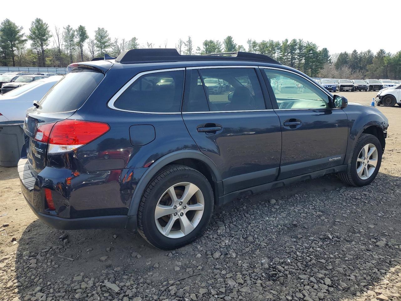 2013 Subaru Outback 2.5I Limited - Image 3