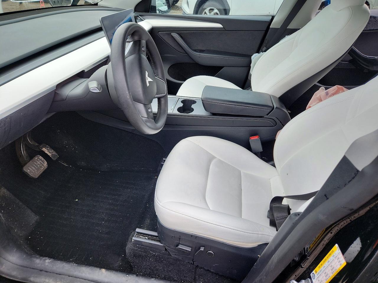 2023 Tesla Model Y - Image 7