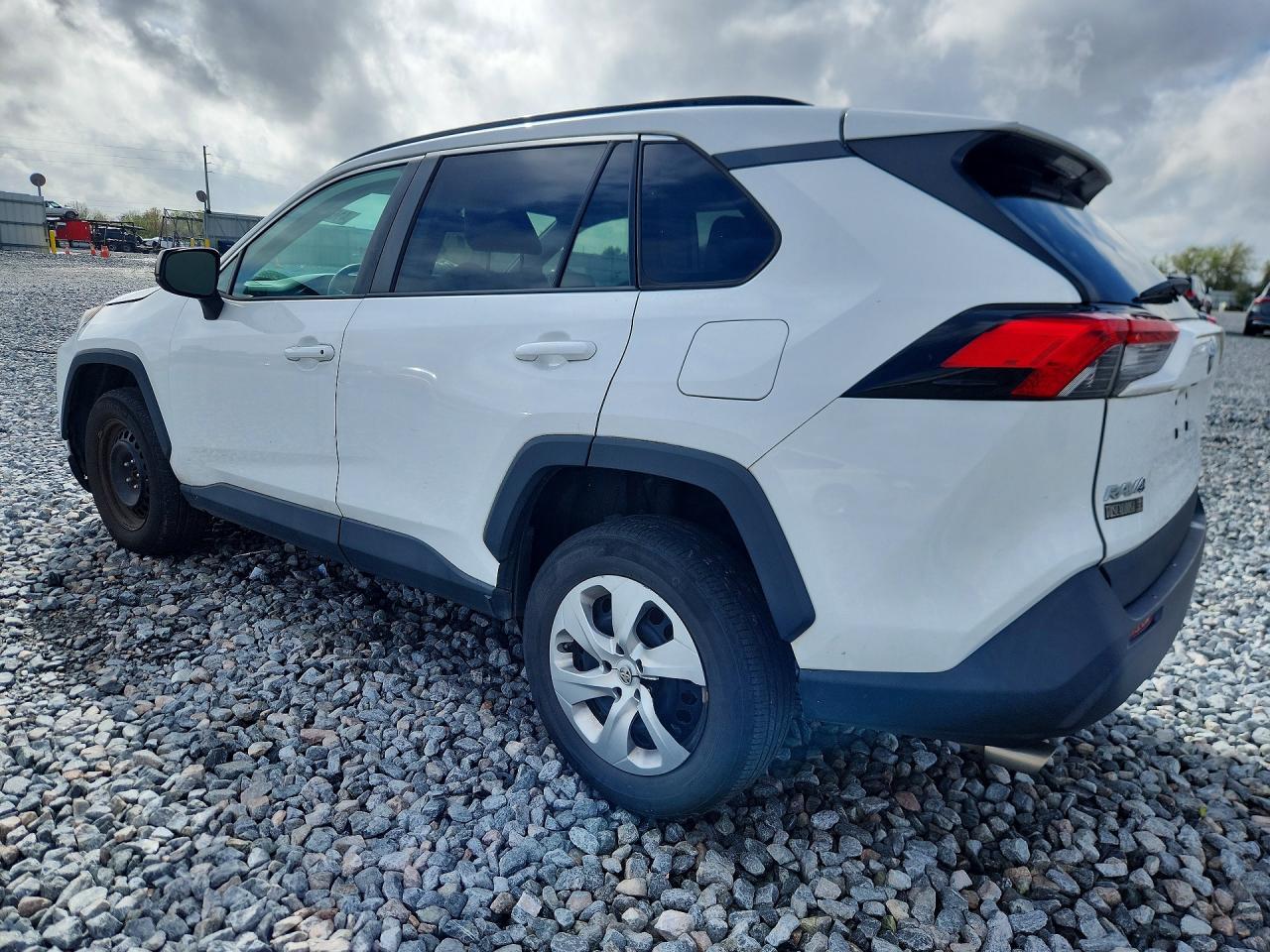 2019 Toyota Rav4 Le - Фото 2