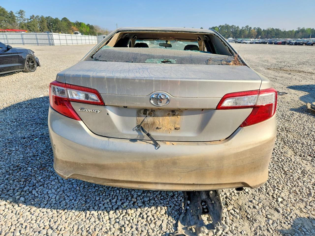 2014 Toyota Camry L - Image 6