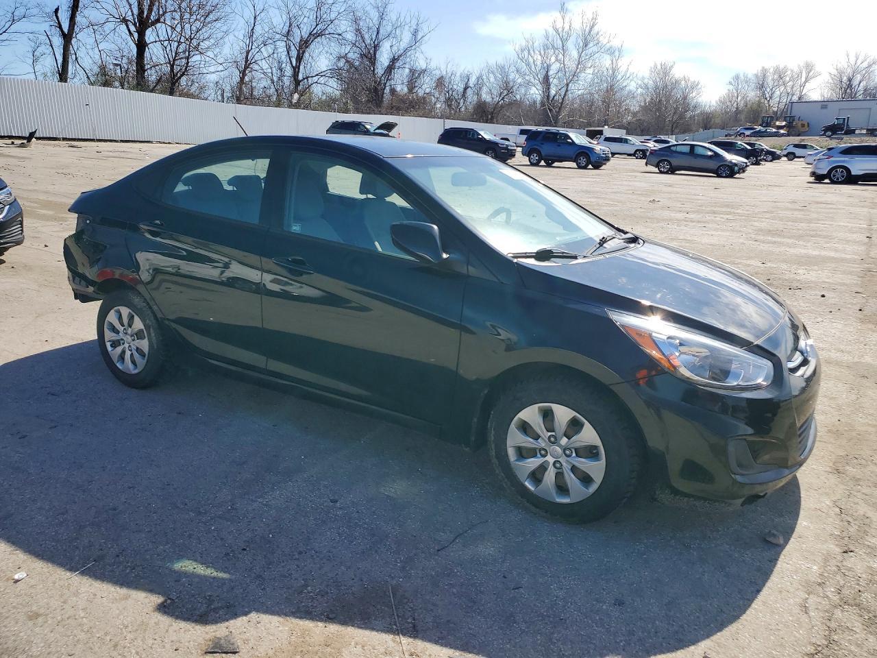 2017 Hyundai Accent Se - Image 4
