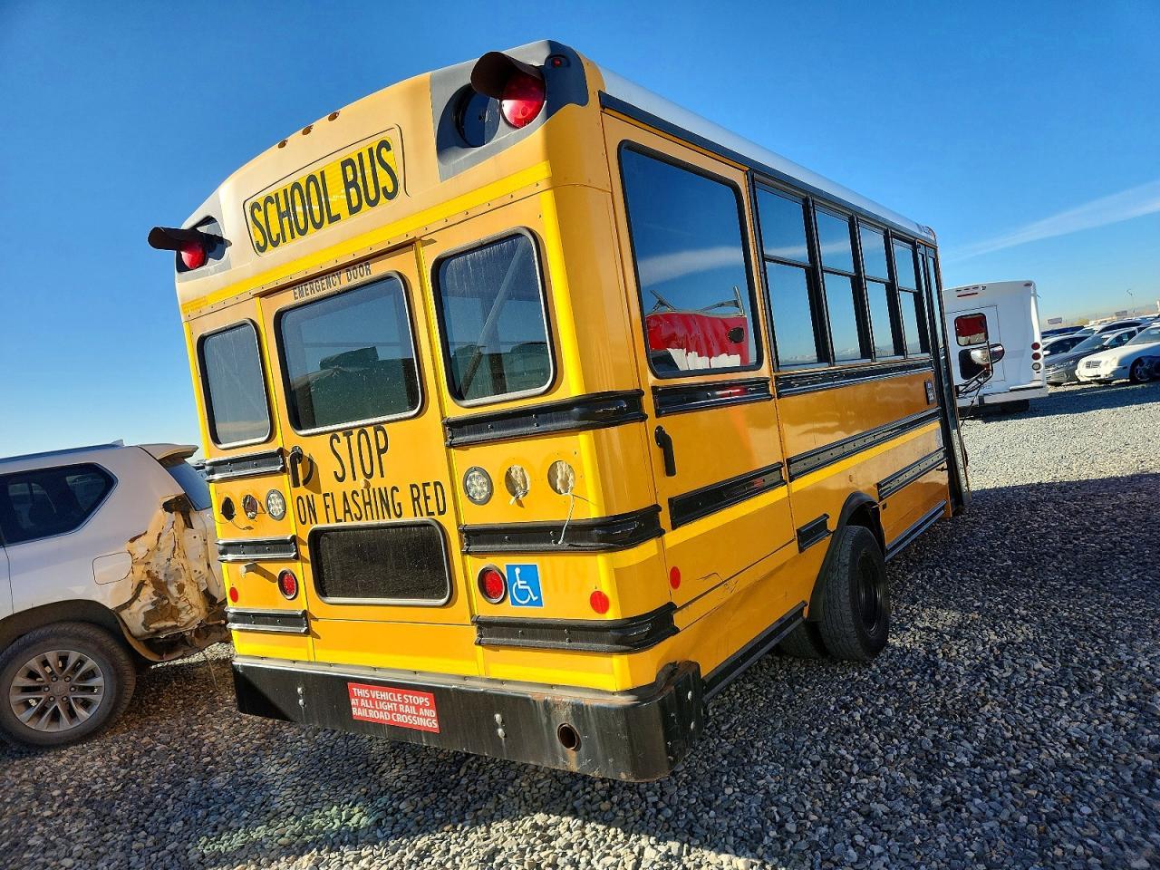 2015 Ford Econoline E450 Super Duty Cutaway Van - Фото 4