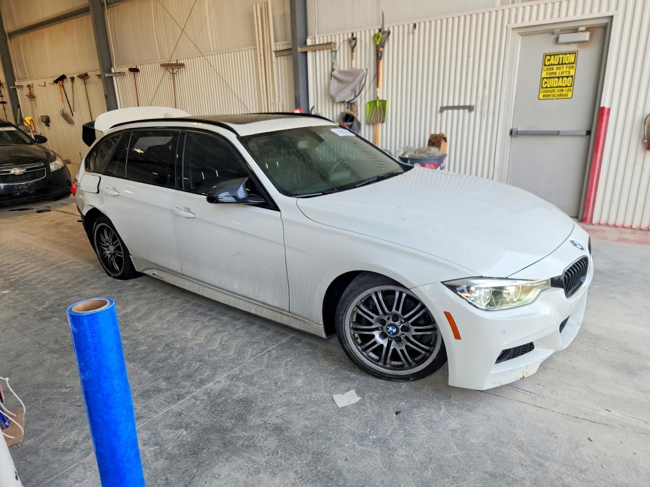 2017 BMW 330 Xi - Фото 4