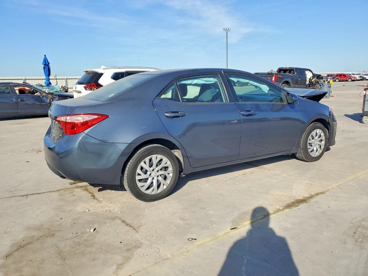 2019 Toyota Corolla Le - Фото 3