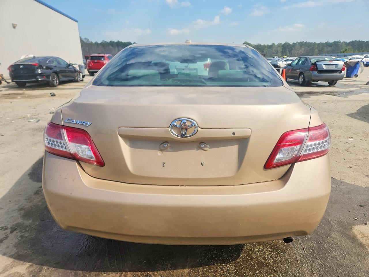 2011 Toyota Camry Base - Фото 6