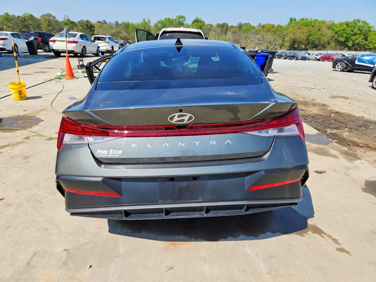 2025 Hyundai Elantra Sel Convenience - Image 6