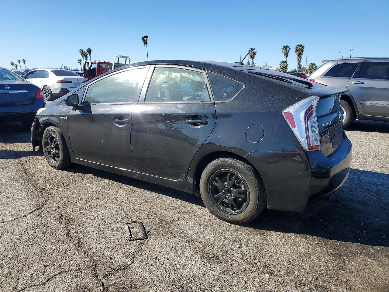 2013 Toyota Prius Three - Фото 2