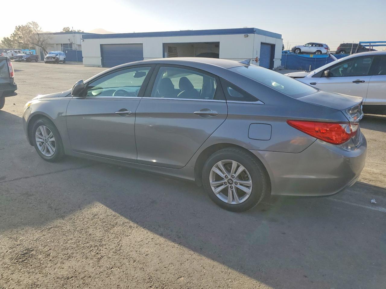 2013 Hyundai Sonata Gls - Image 2