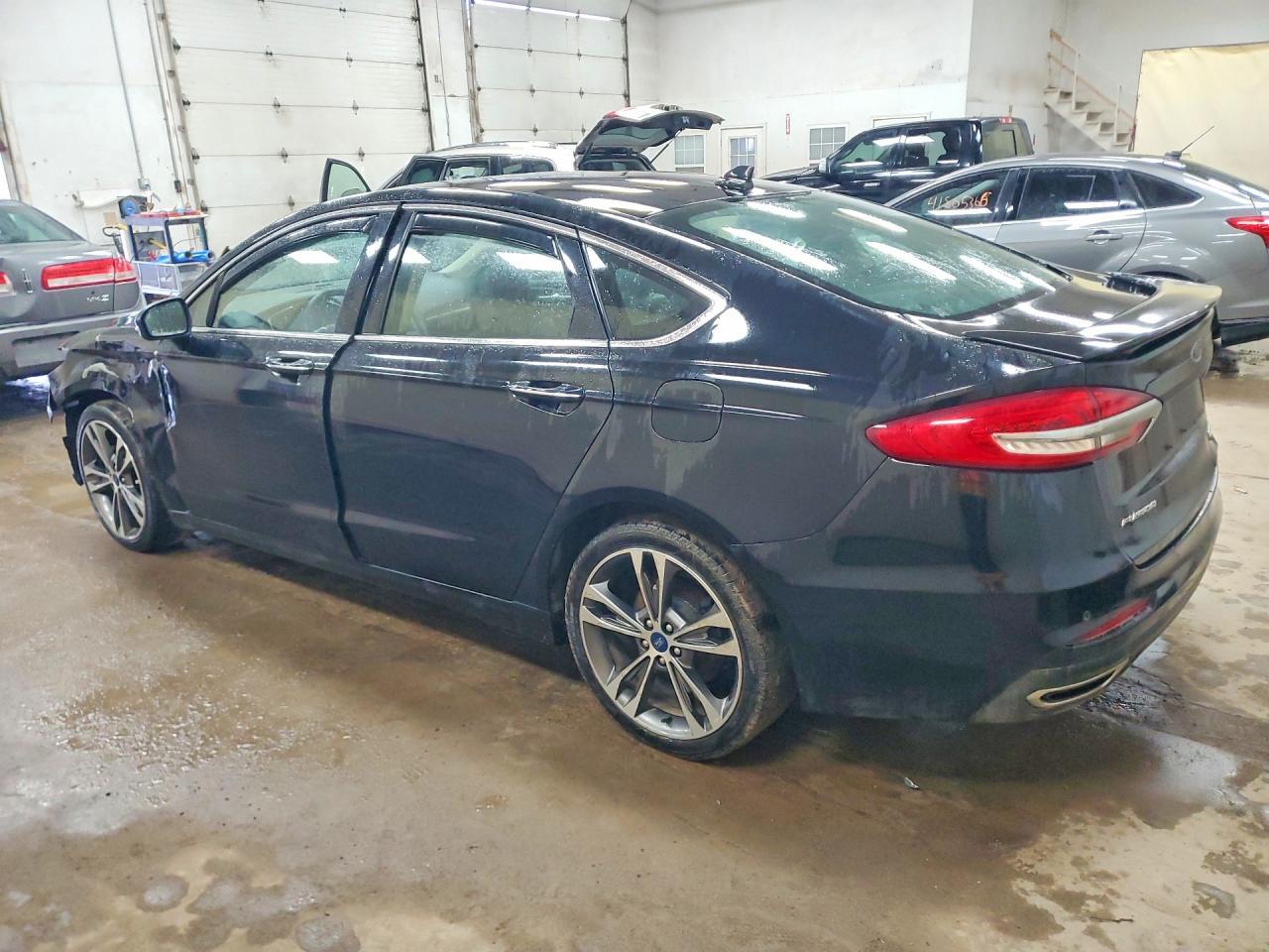 2020 Ford Fusion Titanium - Фото 2