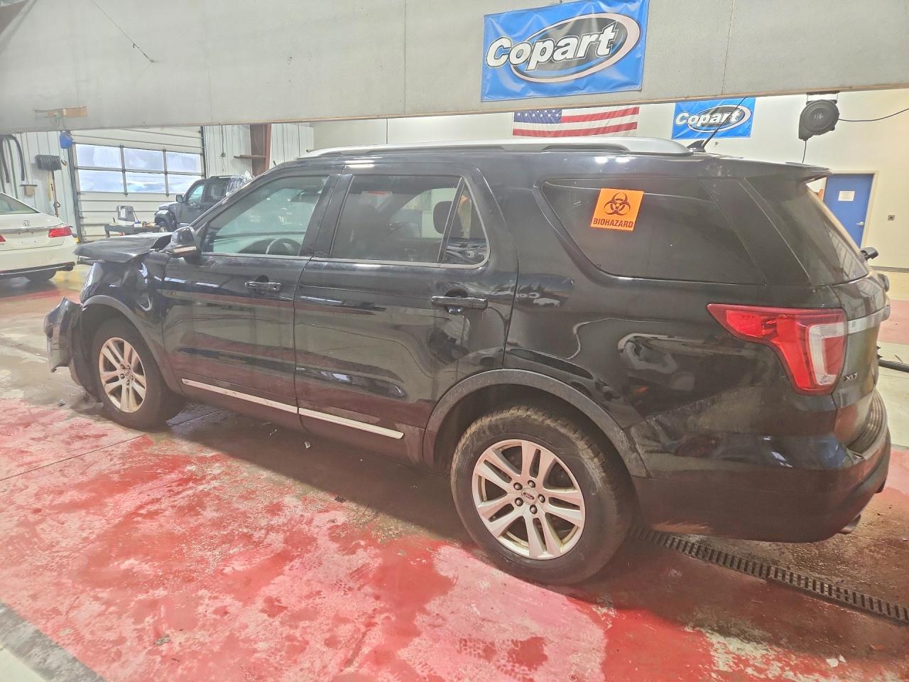 2018 Ford Explorer Xlt - Image 2