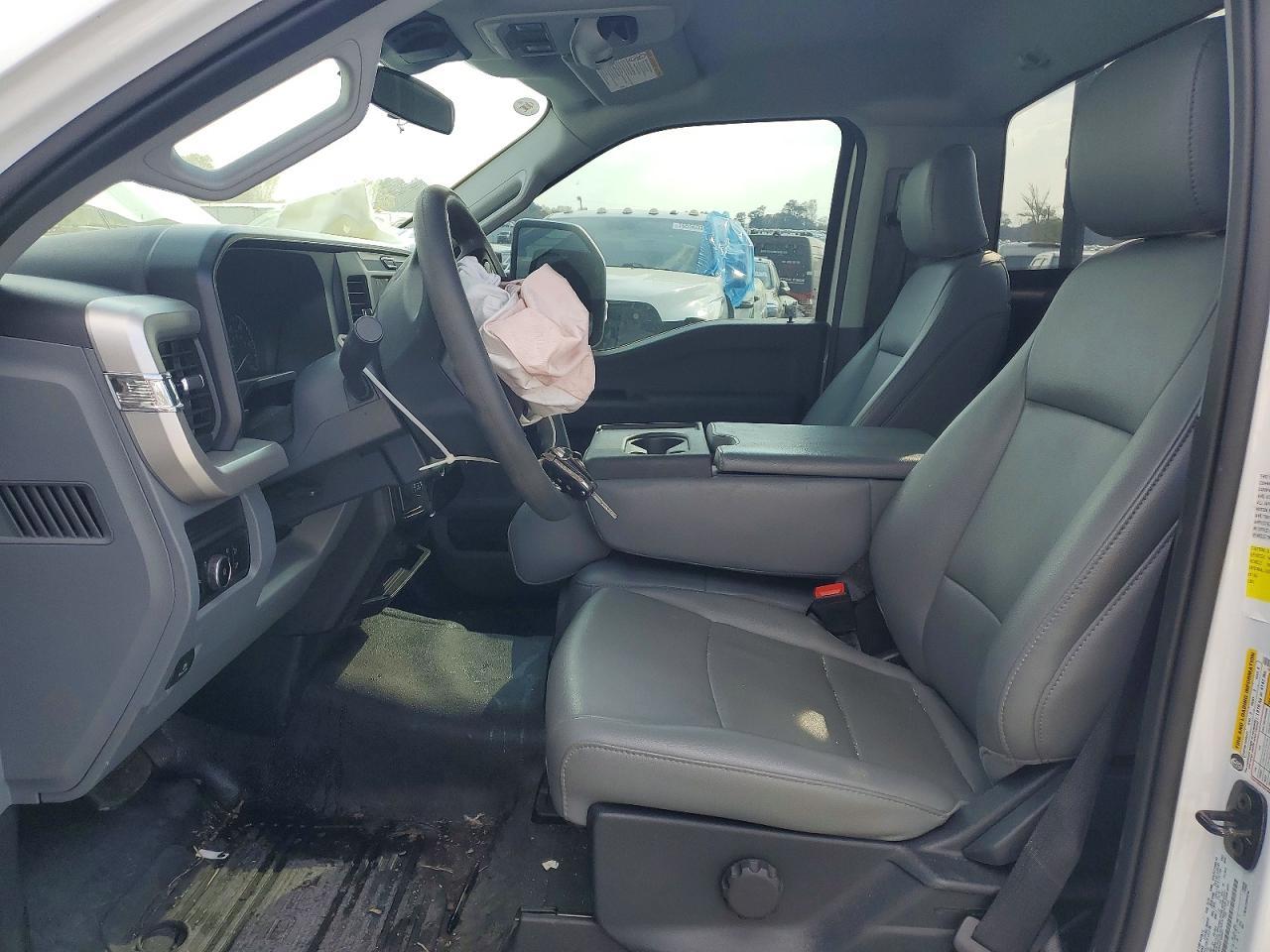 2025 Ford F250 Super Duty Utility / Service Truck - Image 7