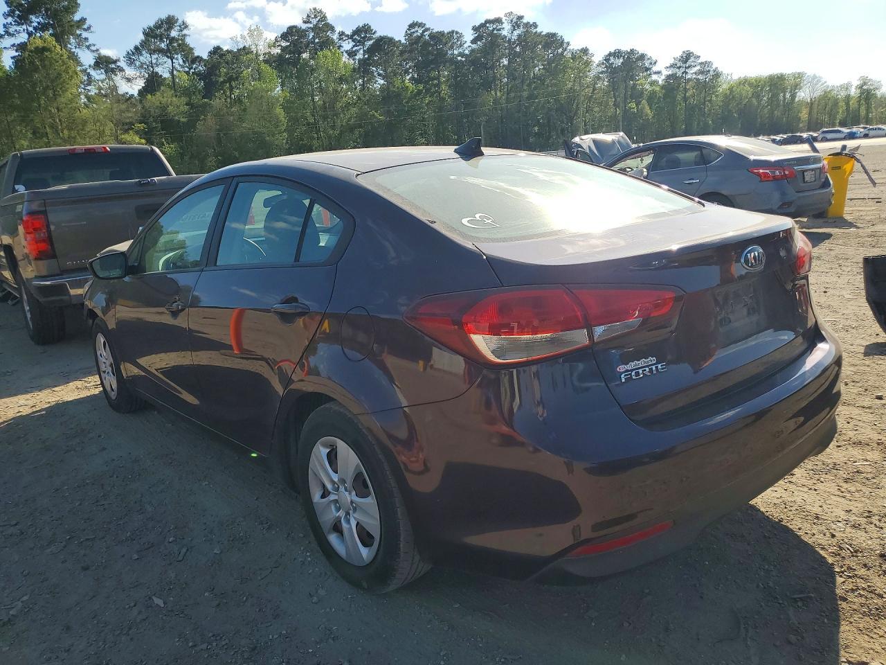 2018 Kia Forte Lx - Image 2