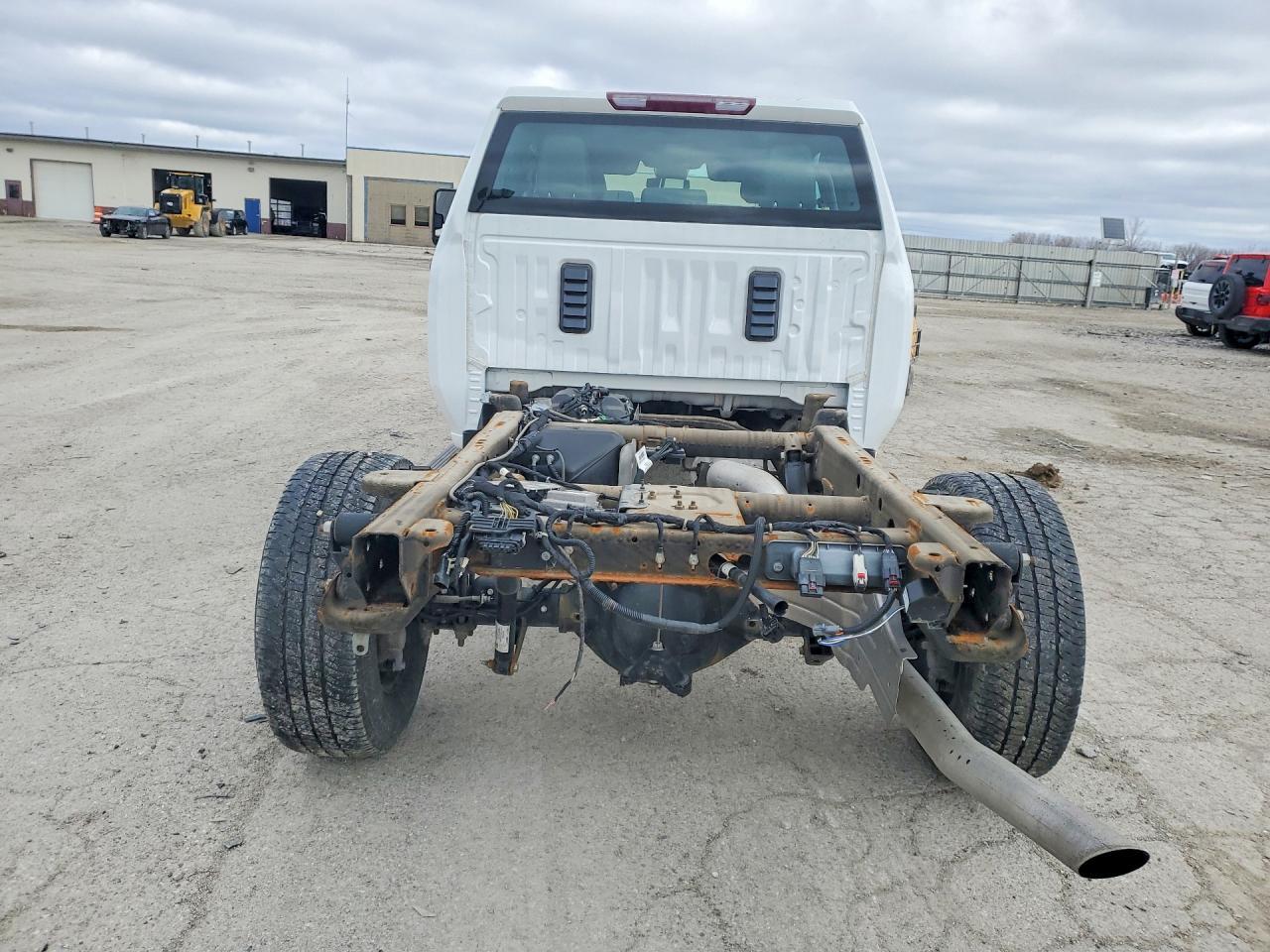 2024 Chevrolet Silverado K3500 - Фото 6