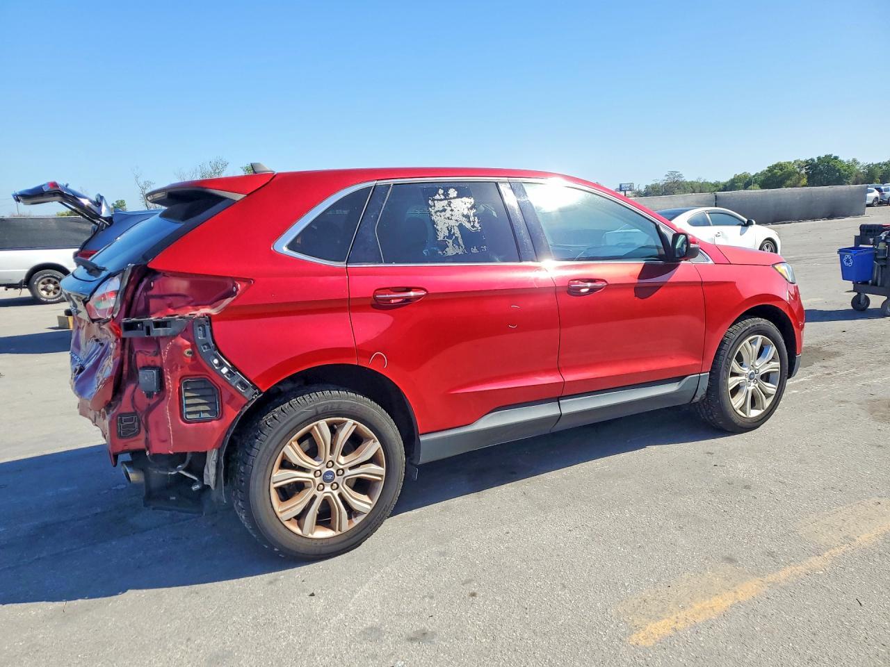 2022 Ford Edge Titanium - Фото 3